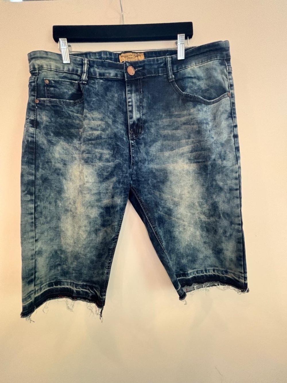 Brooklyn Laundry Premium Men's Acid Wash Denim Shorts Size 38 Raw Hem